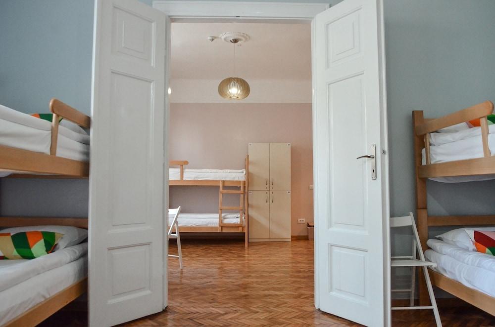 Roommates Hostel Belgrado Esterno foto