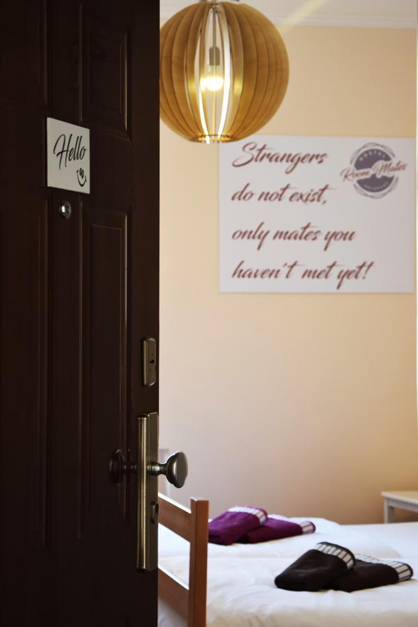 Roommates Hostel Belgrado Esterno foto
