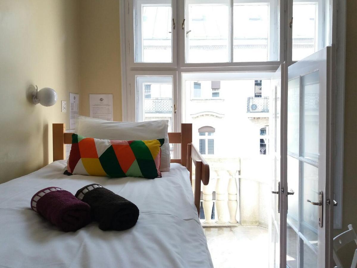Roommates Hostel Belgrado Esterno foto